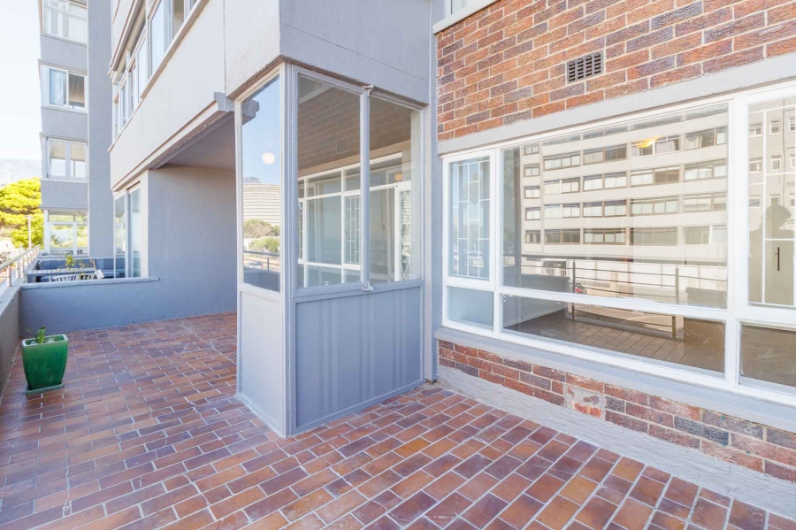 To Let 1 Bedroom Property for Rent in Mouille Point Western Cape